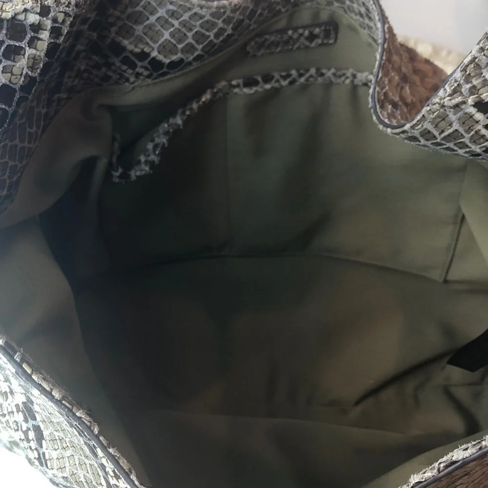 NWOT G.I.L.I. Soft Leather Python Print Large Hobo Shoulder Bag with Tassel